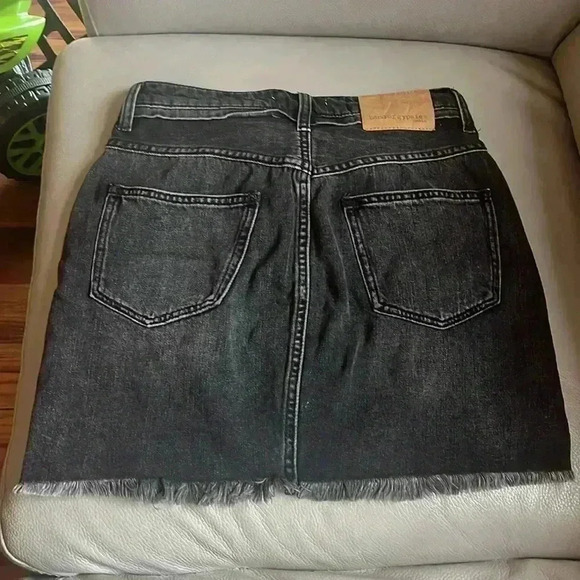 Band of Gypsies Black Denim Skirt size 28 like new - Picture 5 of 9